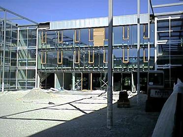 Blick zum Verwaltungstrakt
