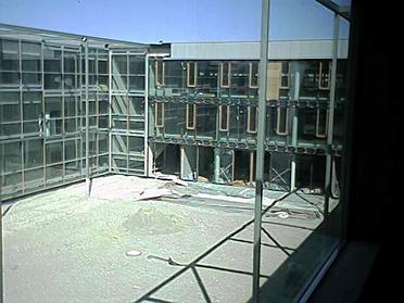 Blick zum Verwaltungstrakt