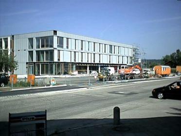 Schule vom "Plus" aus gesehen (1.August 2003)