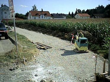 Gehsteig an der Westseite der Kirchdorfer Straße (Baustelle, 13.Juli 2003)
